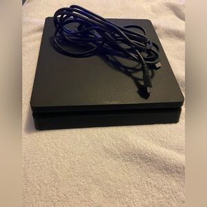 PS4 slim
